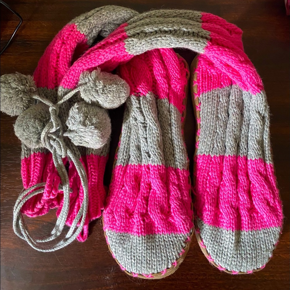 Victoria’s Secret pink L leg Warmer Shoes sz 9/10